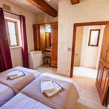 Ta Lucija Sleeps 4 With Private Pool Marsalforn