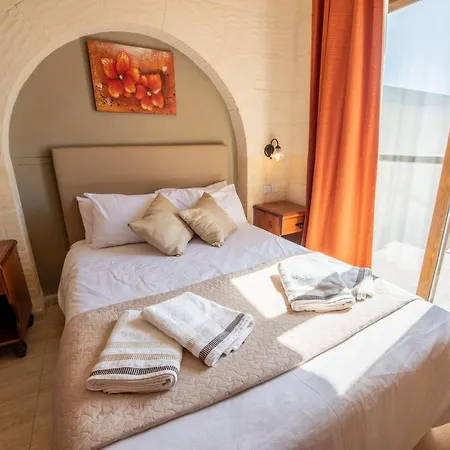 Villa Ta Lucija Sleeps 4 With Private Pool Marsalforn