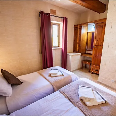 Ta Lucija Sleeps 4 With Private Pool * Marsalforn