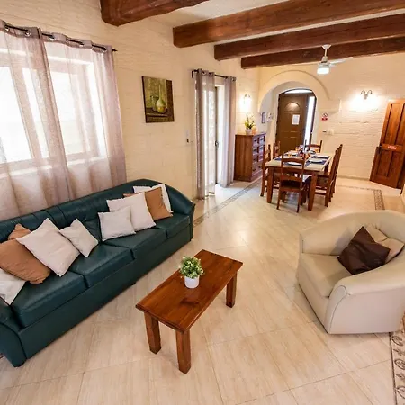 Ta Lucija 2 Bedroom With Private Pool