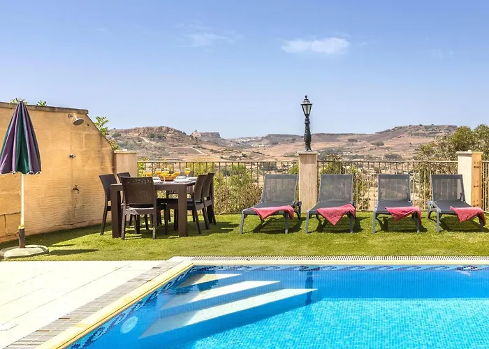 Ta Lucija Sleeps 4 With Private Pool Villa