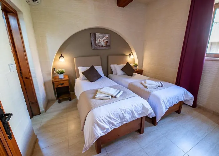 Villa Ta Lucija Sleeps 4 With Private Pool Marsalforn