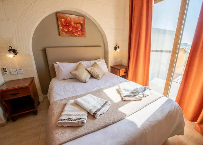 Villa Ta Lucija Sleeps 4 With Private Pool Marsalforn