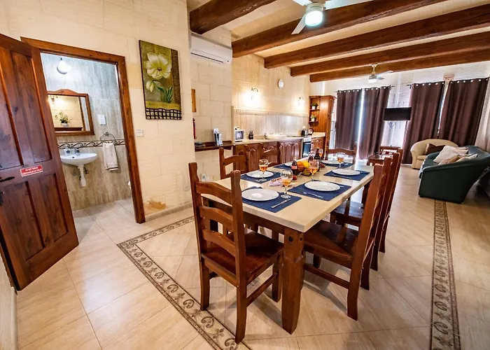 Ta Lucija Sleeps 4 With Private Pool