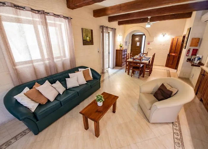 Ta Lucija Sleeps 4 With Private Pool