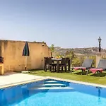 Ta Lucija Sleeps 4 With Private Pool فيلة Marsalforn