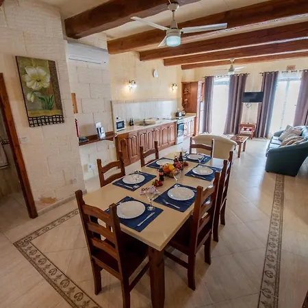 Ta Lucija 2 Bedroom With Private Pool Villa *