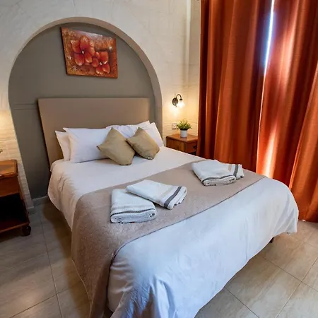 Ta Lucija Sleeps 4 With Private Pool Villa Marsalforn