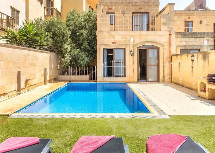 Ta Lucija Sleeps 4 With Private Pool Marsalforn