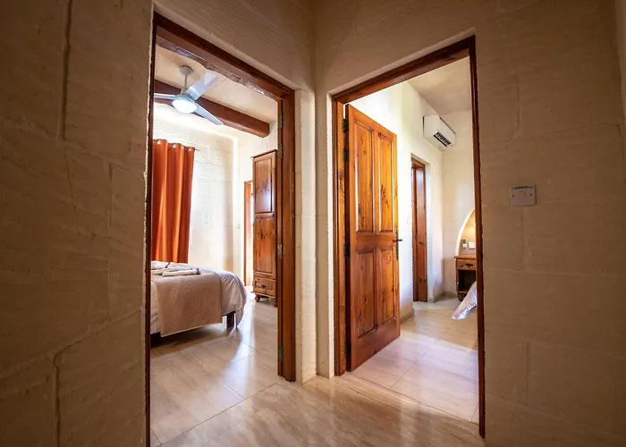 Villa Ta Lucija Sleeps 4 With Private Pool