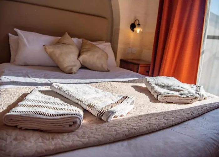 Ta Lucija Sleeps 4 With Private Pool * Marsalforn