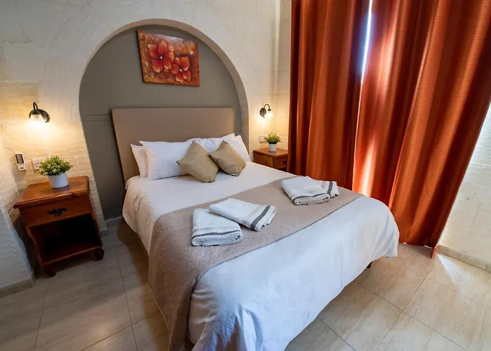 Ta Lucija Sleeps 4 With Private Pool Villa Marsalforn