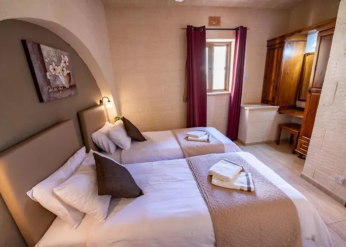 Ta Lucija Sleeps 4 With Private Pool * Marsalforn